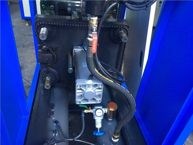 Plastic PET Bottle Manufacturing Machine